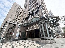 高雄亞灣核心✅國豔三房+機上車位✅41坪高樓層