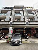 上楓國小旁｜稀有產品 一手屋主 ｜輕屋齡六房別墅