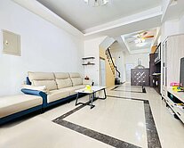 獨家 ! 稀有釋出 | 臨路邊間透天 | 衛浴開窗