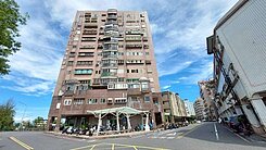 羅東轉運站高樓層電梯四房+車位~有裝潢即可入住