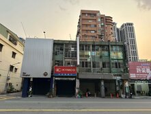 希-高雄市區亞灣漢神成功臨路店面