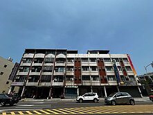 正義車站★超值站前黃金店住★透天店面