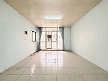 大里崇光國小透天｜邊間｜門前停車