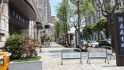 體育園區旁鼎藏青冺3房車
