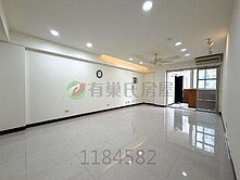 觀自在次頂樓電梯華廈公設比超低大三房兩衛附車位