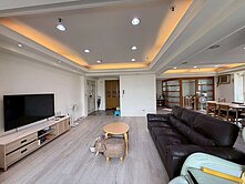 買房找露西★西區大業國中｜四房雙平車｜三面採光戶