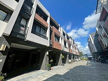員山璞建築~邊間孝親四套房別墅好停車~喻婍霖