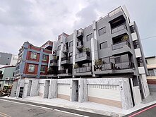 大里塗城地29坪｜全新雙車電梯別墅