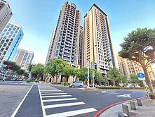 【月月精選】公園溫馨二房車
