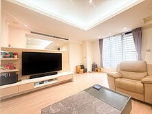 竹東電梯透天｜6套房7衛｜雙車位｜社區管理靜巷宅