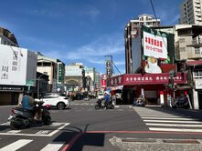台南大遠百公園店旁懷舊透店買地送屋