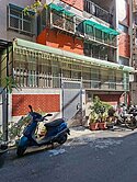 美術館內為大面寬國泰1樓公寓