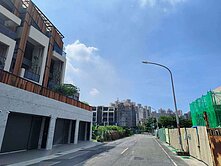 近澄清湖街上三角窗方正建地