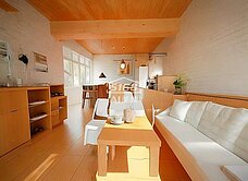鼓山駁二特區,輕軌捷運、雙衛開窗景觀住宅~投資首
