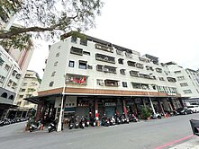 鹽埕埔站/ 電梯公寓明亮大2房/低總價