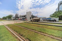 鴻海旗艦總部未來在我家旁｜輕屋齡兩房平車				