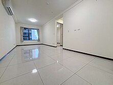 東區指標建案｜高樓2房平車｜對面就有百貨