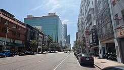 三多核心商五店住❤️人潮即錢潮黃金店面