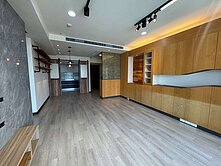 11期重劃區崇德路商圈；雙車位極簡住宅