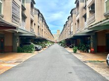 宜市女中路文教區4套房美透天~台灣房屋婕如~小豬