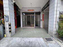 苓雅四維一路福東國小臨路小邊間透天金店面