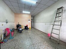 屋主想賣了~成功商圈~地26坪~12米路~學區透店