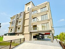 宜蘭交流道田園富登新1+1房三樓電梯華廈~喻婍霖