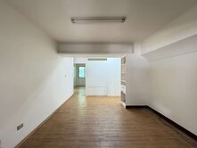 富農街｜十米路｜邊間採光｜一樓店住有地下室