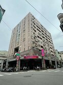 嶺東商圈大面寬樓店+車位近嶺東科大精密園區
