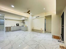 五權、中醫雙商圈｜坐擁金庫｜全新整理３房一樓平車