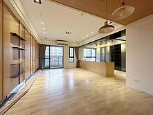 【雙鐵共構．巴洛克制震宅｜百萬裝潢+大四房平車】