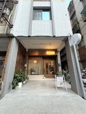 三多商圈翻新公寓1+2樓店面
