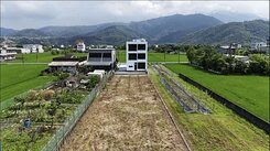  冬山河旁義成旁百坪農舍