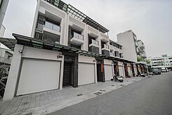 仁雄商圈｜輕屋齡#雙套主臥｜臨路車墅透