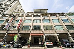 高鐵 榮總商圈學區臨路挑高優質透店
