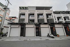 仁雄商圈｜輕屋齡雙套主臥｜臨路車墅透天