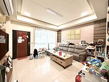 北屯11期靜巷臨路震後別墅｜四房空間三代同堂剛剛好