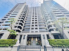 三多興中商圈太普君品四房平車