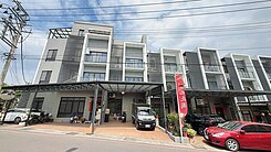 【新社慢活．雲端別墅】大面寬雙車位、大套房景觀透天