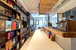 近車站榕樹公園美式裝潢2房車位