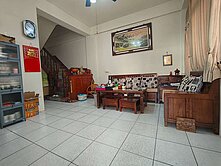 聖富-騎車5分鐘到大里老街.商店林立