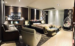 文創旁獨棟大面寬大坪數多功能店面