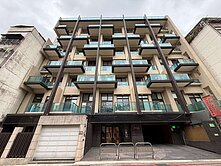 捷運劍潭站｜樹海第一排｜三面採光質感電梯兩房車