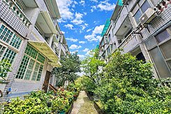 中庭花園美裝潢別墅｜明星學區｜大四房