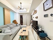 小港國中公園旁溫馨裝潢美兩房+車位