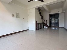 R7獅甲站面40米民權二路黃金店住