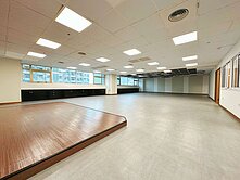 亞灣大眾財經｜獅甲捷運大坪數景觀商辦+雙平車