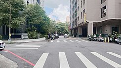 逢甲商圈~大面寬稀有漂亮商三建地