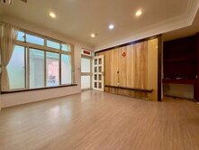 頂溪警光方正大一樓/住商符店長