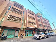 【吳虹誼】近金龍路商圈★臨路面寬明亮超美透天